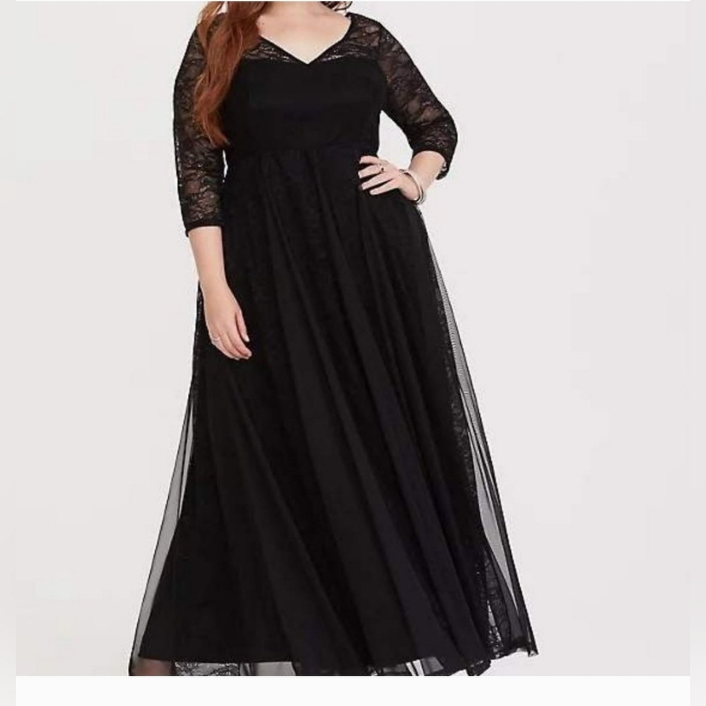 TORRID Special Occasion Lace Illusion Gown Size 14